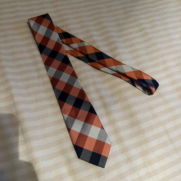 Van Heusen Checkered Tie - Picture 1 of 2